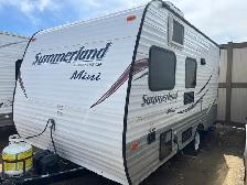 2015 Summerland Mini 1600 w/ bunks! - Photo 2