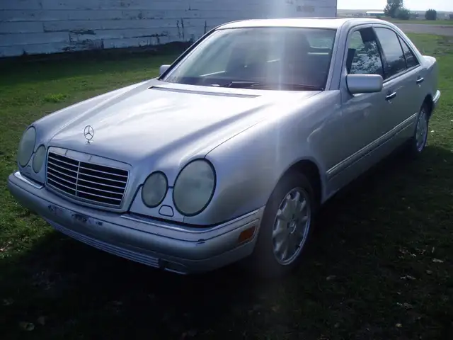 1998 MERCEDES-BENZ-E320