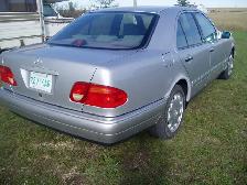 1998 MERCEDES-BENZ-E320 - Photo 4
