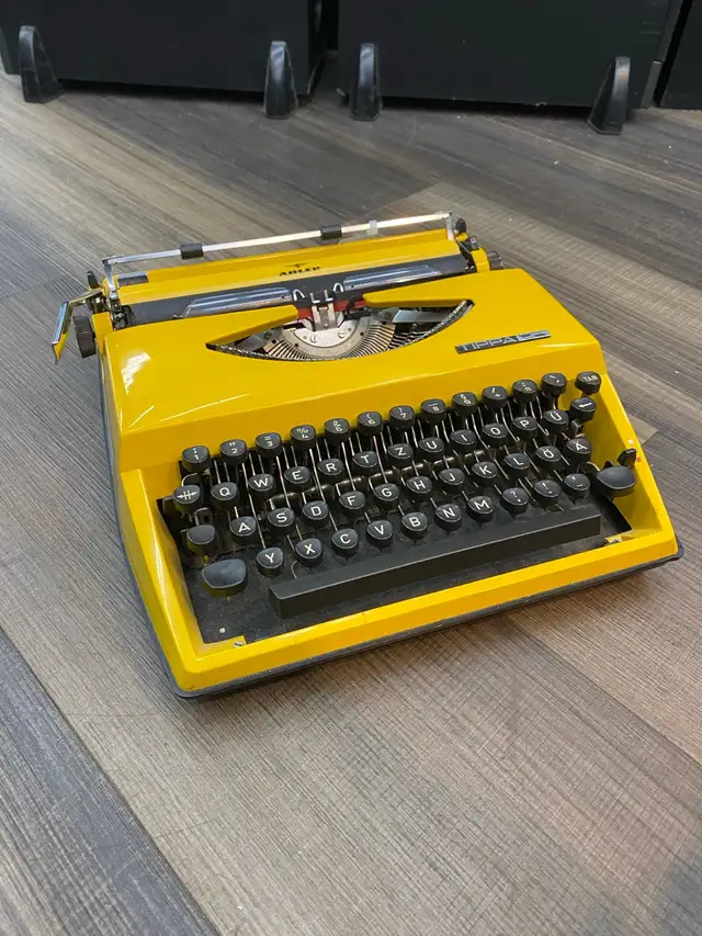 Tippa S Typewriter