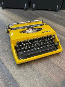 Tippa S Typewriter