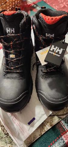Working boots Helly Hansen and Rockport metguards