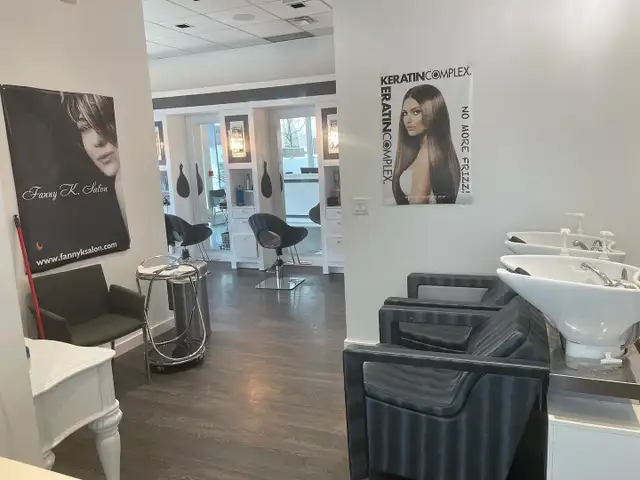 CHAIR FOR RENT IN RICHMOND HILL