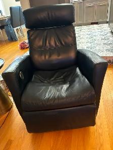 Black leather power recliner for sale - Photo 4