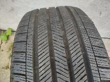 1 pneu été 275-40R22 Goodyear Eagle Touring SoundComfort.