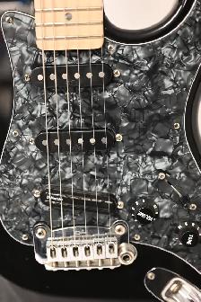 G&L Tribute Legacy Electric Guitar USED in good and working - Photo 4