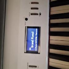 PIANO ROLAND TO SALE - 999$  - Paid 2500$ at Steve Music - Photo 2