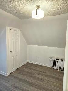 ($1249 fully renovated 1bedroomt on 3rd floor apt.) - Photo 6