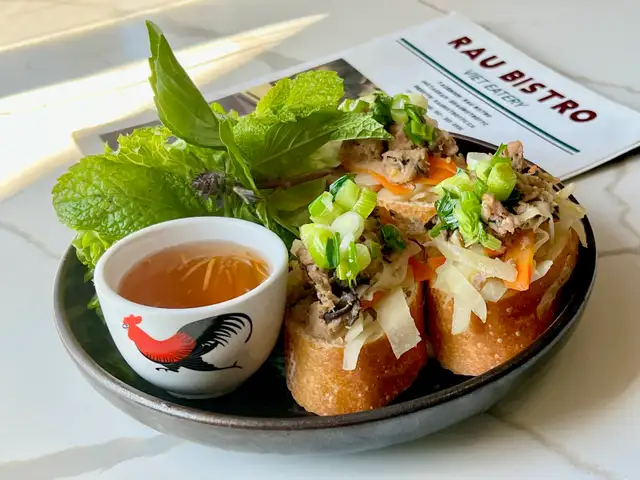 we are hiring cooks and server