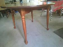 VINTAGE VILAS MAPLE ROUND DINING TABLE 2 EXTENSIONS AND 3 CHAIRS - Photo 3