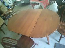 VINTAGE VILAS MAPLE ROUND DINING TABLE 2 EXTENSIONS AND 3 CHAIRS - Photo 5