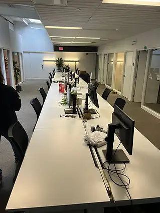 Flexible Open Plan Office–Three H Parkway System Available Now!
