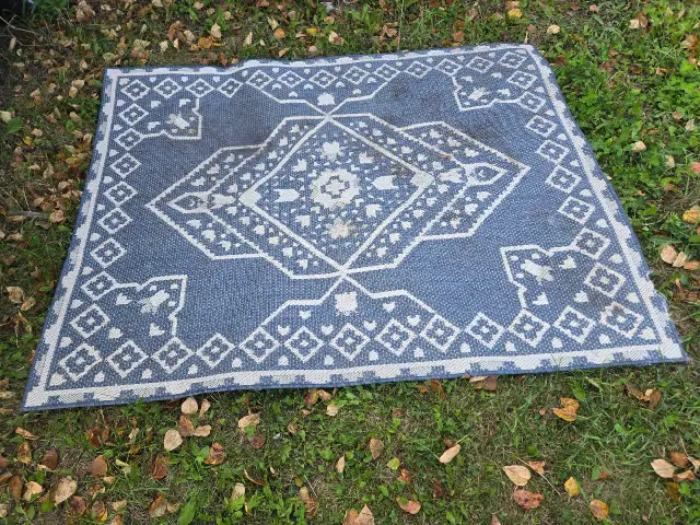 Blue and White Geometric Outdoor Patio Rug