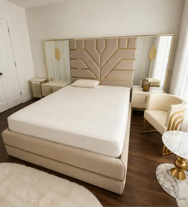 BEDROOM SETS SIZE QUEEN GOOD CONDITION 3000$