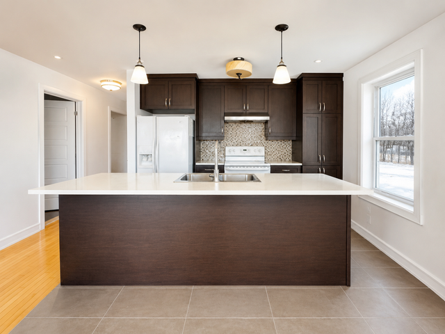 Spacious 3-bedroom with a large private terrace in in LaSalle