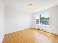 Spacious 3-bedroom with a large private terrace in in LaSalle - Photo 7
