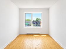 Spacious 3-bedroom with a large private terrace in in LaSalle - Photo 8