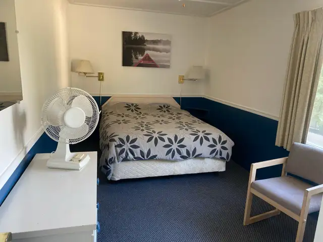 Cabin to rent in Sorrento! all utilities included!