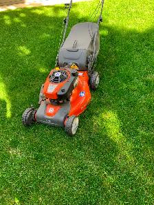 AWD Lawn Mower - Photo 2