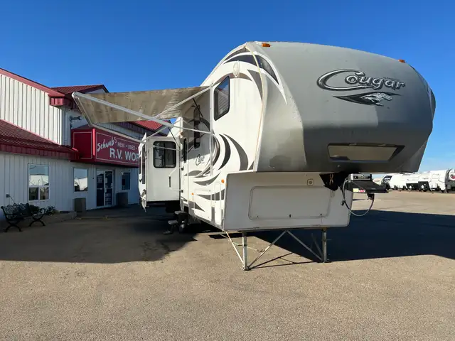 2012 KEYSTONE COUGAR 323MKS, SPACIOUS, COUPLES UNIT
