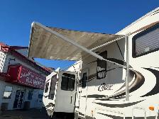 2012 KEYSTONE COUGAR 323MKS, SPACIOUS, COUPLES UNIT - Photo 4