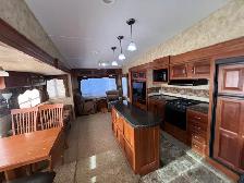 2012 KEYSTONE COUGAR 323MKS, SPACIOUS, COUPLES UNIT - Photo 18