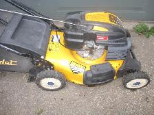 CUB CADET LAWN MOWER FOR PARTS OR REPAIR HOLE IN DECK - Photo 2