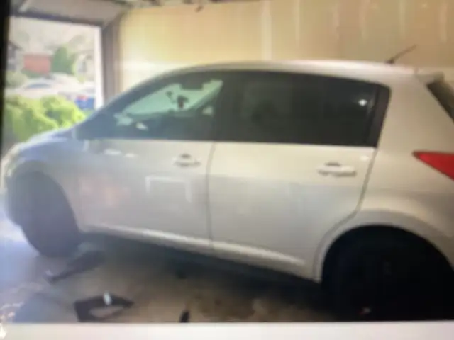 I HAVE VERY SMALL CAR FOR DRIVES HAMILTON 289-775-2457