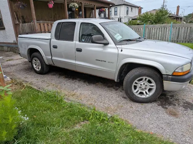 Selling a 2004 Dakota pickup truck