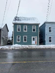266B Crown St - 2BR Uptown, Split Level, Bus, Deck w/ Water View