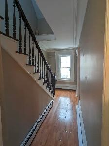 266B Crown St - 2BR Uptown, Split Level, Bus, Deck w/ Water View - Photo 5