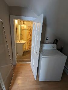 266B Crown St - 2BR Uptown, Split Level, Bus, Deck w/ Water View - Photo 9