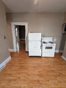 266B Crown St - 2BR Uptown, Split Level, Bus, Deck w/ Water View - Photo 12