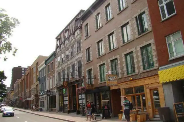 Magnifique grand 3½ rue St-Jean beau cachet rénové JANVIER