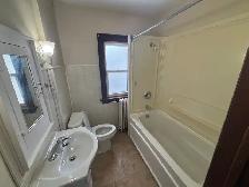 2 Bedroom in Niagara Falls Near Hospitality District - Photo 8
