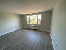 2 Bedroom Apartment Just Steps from the Niagara River! - Photo 3
