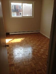 Lge 2Bdrm w/New Kitchen Bath Hardwood Fl Balc@King/Westminister - Photo 8