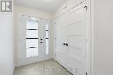 Spacious 3-Bedroom Townhouse - Photo 3