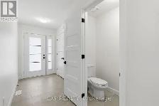 Spacious 3-Bedroom Townhouse - Photo 4