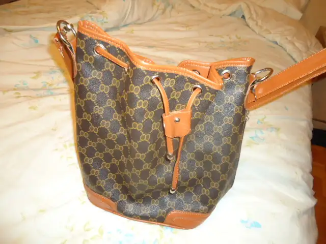 BROWN BAG WITH SHOULDER STRAP