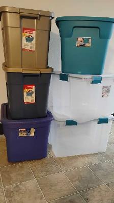 6 Totes 2 Rubbermaid & 4 Sterilite