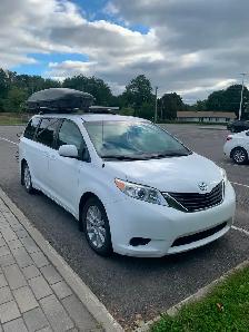 Toyota Sienna LE AWD 2012 - aménagée