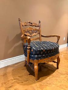 Antique Chair for Sale! - Photo 2