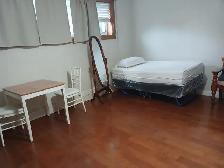 Lawrence & Duffeirin Bachelor Apt. Call 416-315-3967 - Photo 3