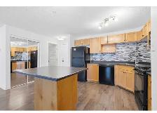 RENOVATED 2 Bed 2 Bath in South Terwillegar! - Photo 2
