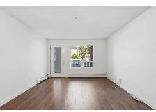 RENOVATED 2 Bed 2 Bath in South Terwillegar! - Photo 3