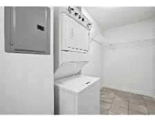 RENOVATED 2 Bed 2 Bath in South Terwillegar! - Photo 10
