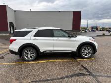2021 Ford Explorer - Photo 2