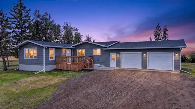 •BEAUTIFUL FULLY RENOVATED ACREAGE  •2200 SQ. FT. • 4 BDRMS