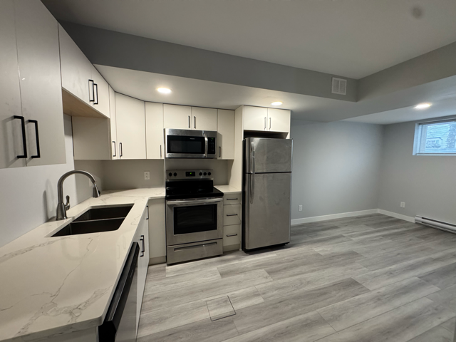 2 Bed 1 Bath Lower Duplex Unit For Rent In Rockwood